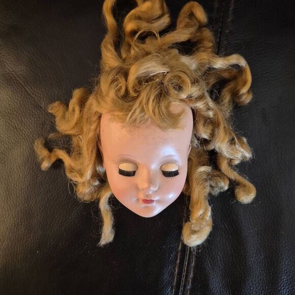 Doll Parts, Vintage 2 legs, 1 body, 1 head & 2 arms - Picture 8 of 16